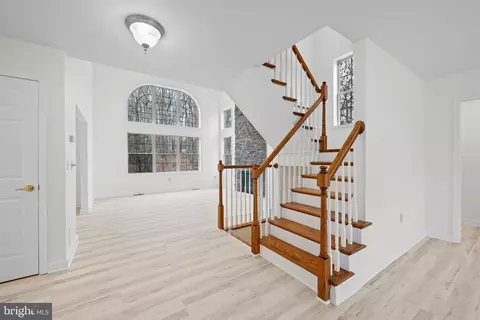 Entry Way - 2 Pinewood Cir, Hazleton, PA 18202 photo 1 of 3