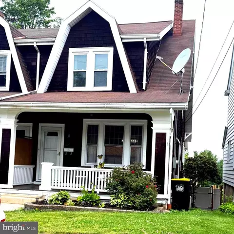 1814 3rd Ave, Pottsville, PA 17901