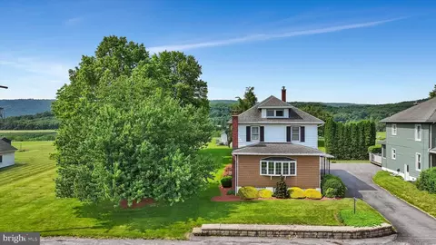 1056 E Main St, Hegins, PA 17938