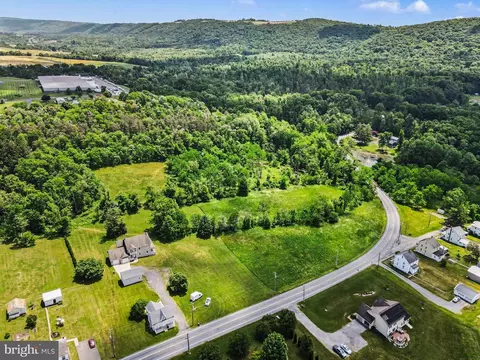 372 S Good Spring Rd, Hegins, PA 17938