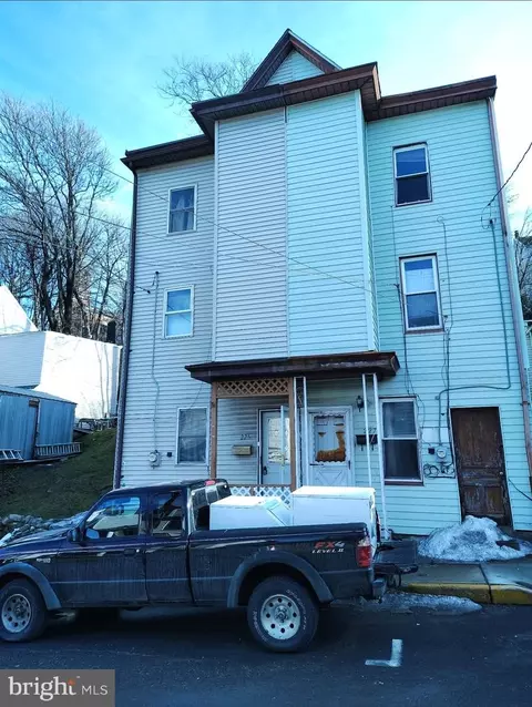 225 Laurel St, Minersville, PA 17954