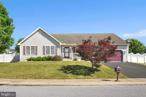 1 Midland Cv, Pine Grove, PA 17963