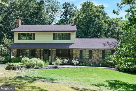 4 NE Shue String Ln, Schuylkill Haven, PA 17972