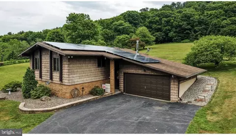 313 Little Mountain Rd, Ringtown, PA 17967