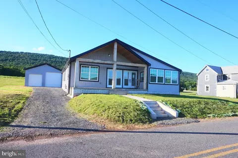 270 W Mountain Rd, Hegins, PA 17938