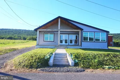 270 W Mountain Rd, Hegins, PA 17938