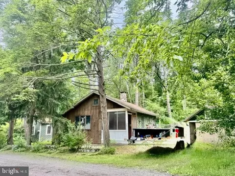 21 Bass Dr, Ashland, PA 17921