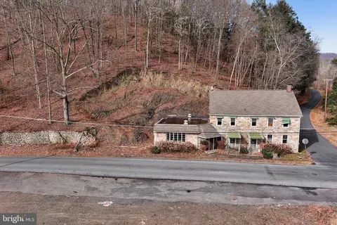 555 Church St, New Ringgold, PA 17960