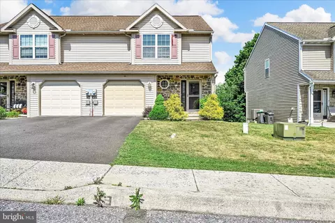 33 Marsha Dr, Cressona, PA 17929