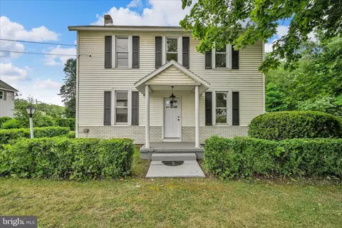 38 Hughes St, New Ringgold, PA 17960