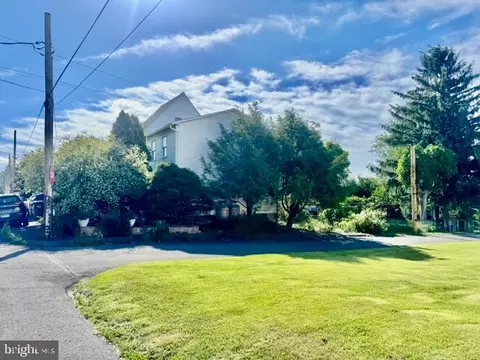 510 W Pine St, Frackville, PA 17931