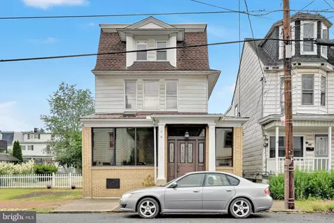 38 Valley St, New Philadelphia, PA 17959