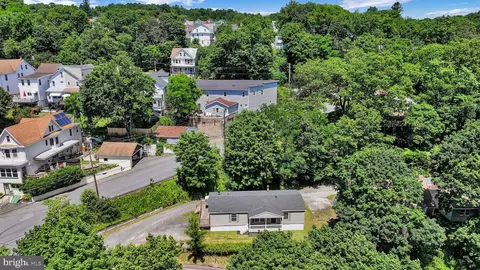 305 Pennsylvania Ave, Shenandoah, PA 17976