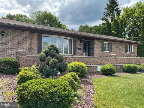 320 S Third St, Frackville, PA 17931