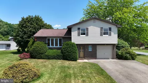 21 Will Ave, Barnesville, PA 18214 photo 2