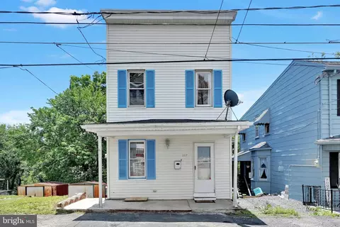 227 Wallace St, Pottsville, PA 17901