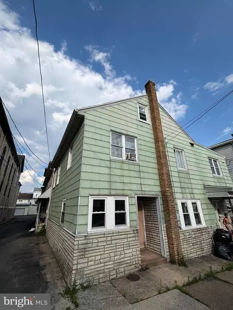 215 N Jardin St, Shenandoah, PA 17976