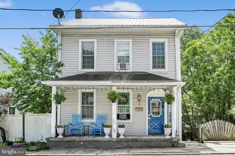 305 W Center St, Tremont, PA 17981