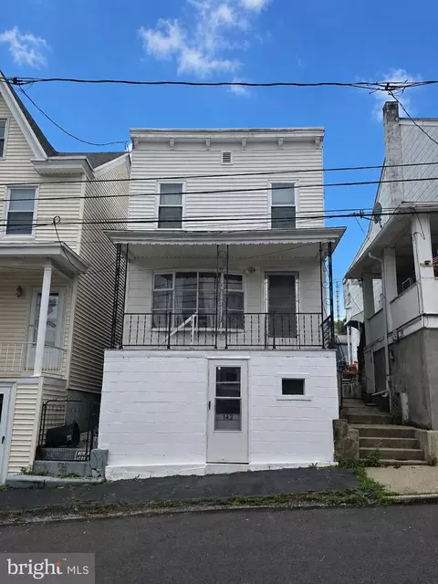 142 Arnot St, Saint Clair, PA 17970