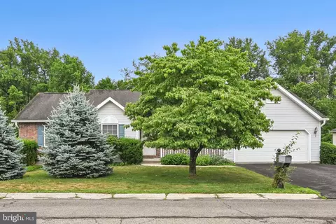 266 Forest Rd, Pottsville, PA 17901