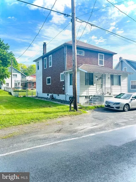 221 Main St, Tremont, PA 17981