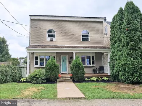 728 W John St, Frackville, PA 17931