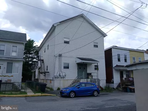 14 S Second St, Middleport, PA 17953
