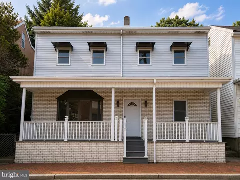 142 W Bacon, Pottsville, PA 17901