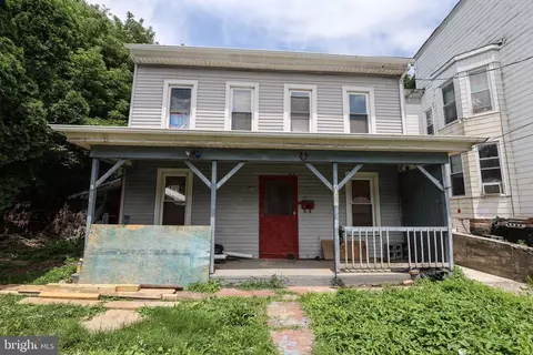 152 W Railroad St, Pottsville, PA 17901