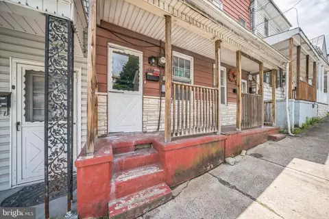 134 W 134 12 W Spruce St, Tamaqua, PA 18252