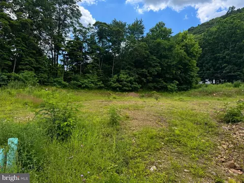 133 135 Willow St, Gordon, PA 17936