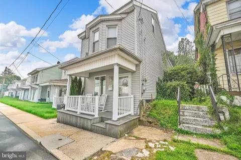 208 S Balliet St, Frackville, PA 17931