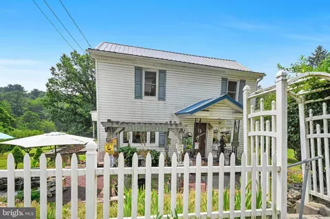 80 Condor Ln, Pottsville, PA 17901