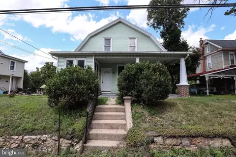2646 W Main St, Spring Glen, PA 17978
