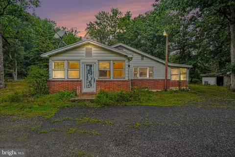 2434 Fair Rd, Auburn, PA 17922