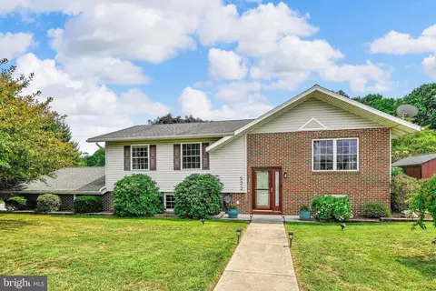 522 Maple St, Pottsville, PA 17901
