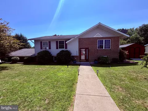 522 Maple St, Pottsville, PA 17901
