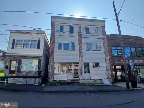 54 N Lehigh Ave, Frackville, PA 17931