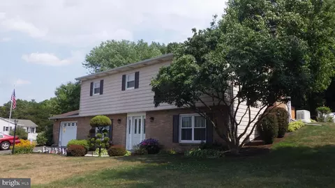17 Terrace Hill Rd, Pine Grove, PA 17963