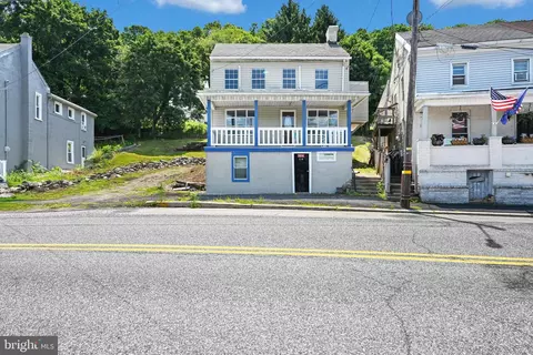 216 W Bacon St, Pottsville, PA 17901