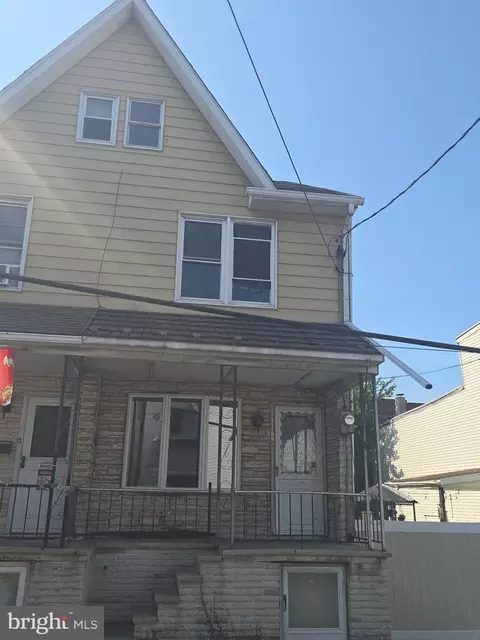 216 W Centre St, Shenandoah, PA 17976