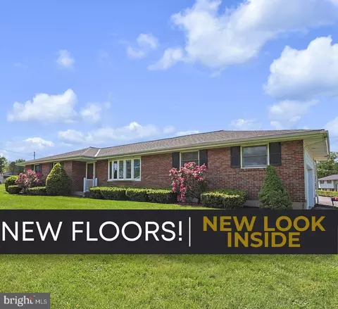 1004 Maple St, Pottsville, PA 17901