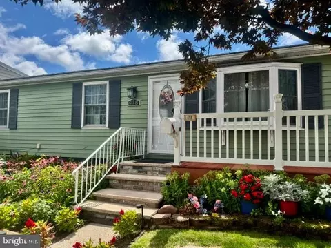 418 S Broad Mountain Ave, Frackville, PA 17931