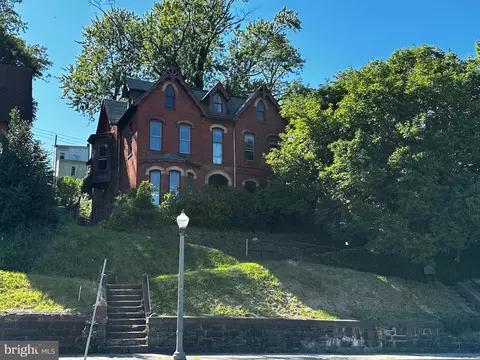 315 S Centre St, Pottsville, PA 17901