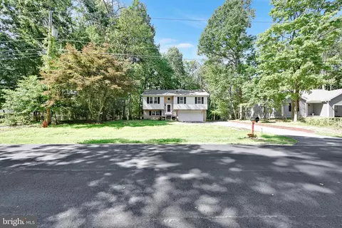 1800 Crazy Horse Dr, Auburn, PA 17922