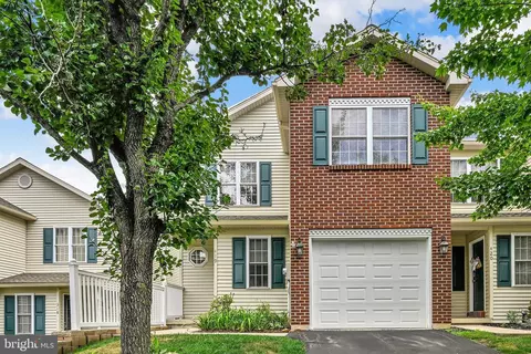 419 Lantern Green Way, Orwigsburg, PA 17961