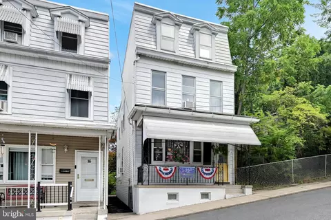 18 Mary St, Pottsville, PA 17901
