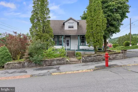 230 N 2nd St, Auburn, PA 17922