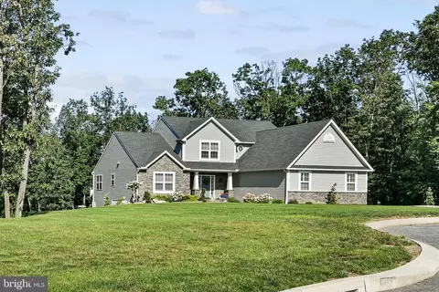 33 Cisella Dr, Pottsville, PA 17901