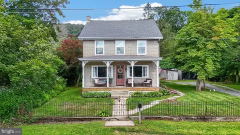 65 Jones St, Quakake, PA 18245